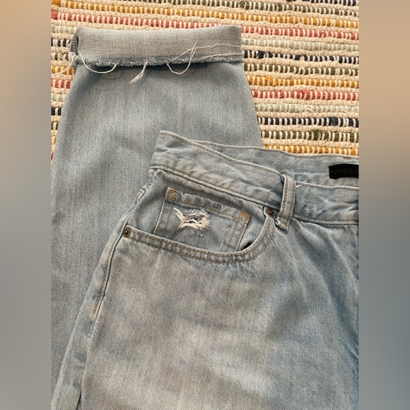 🍁Uniqlo Distressed Peg Top Light Wash Cropped Raw Hem Jeans Y2K Size 30 - Picture 4 of 7